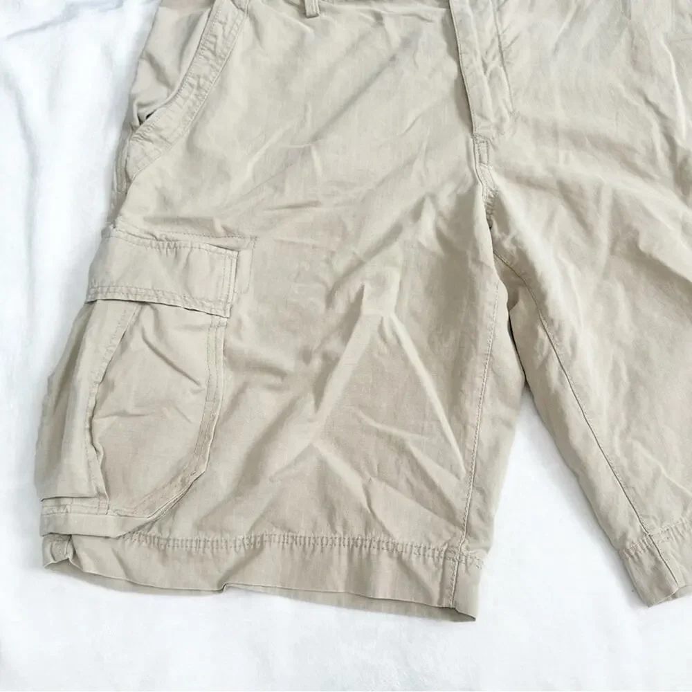 Tommy Bahama relax Men's Khaki Cargo Shorts size 42